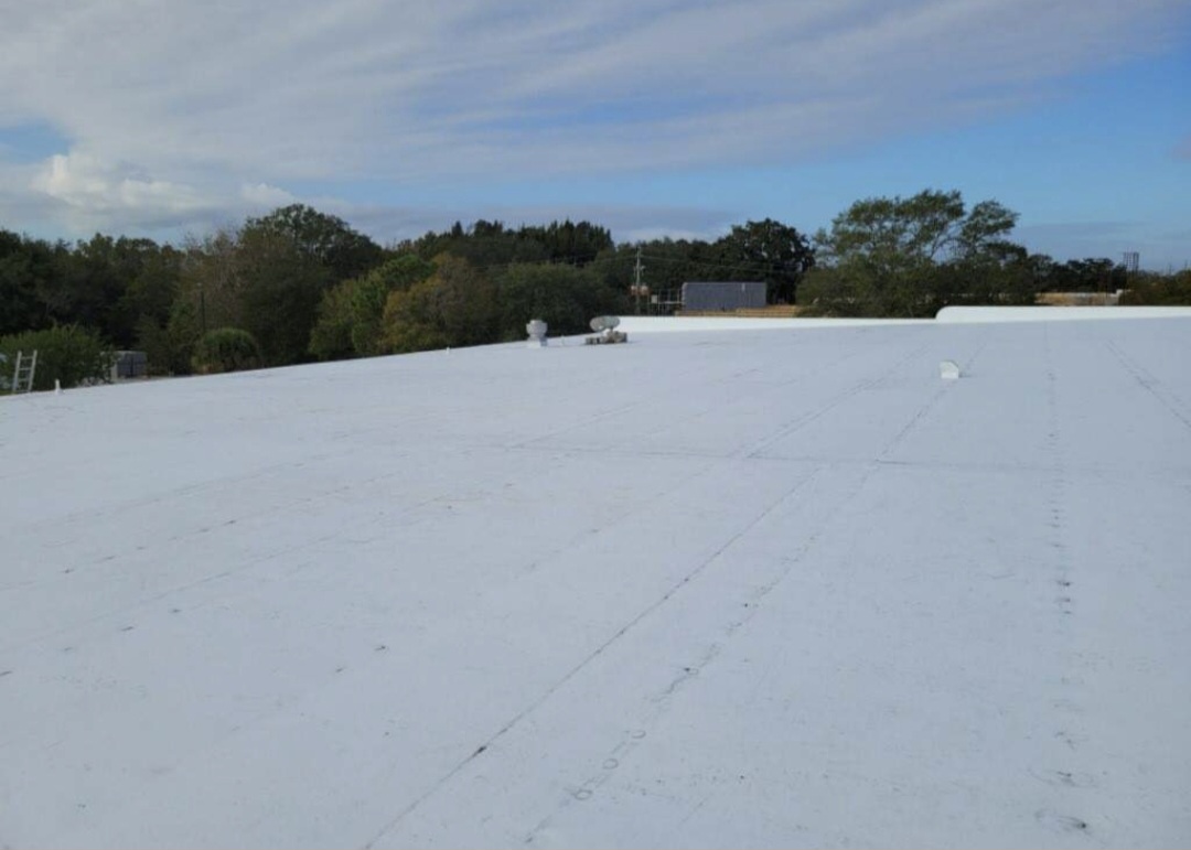 A flat commercial roof in Florida
